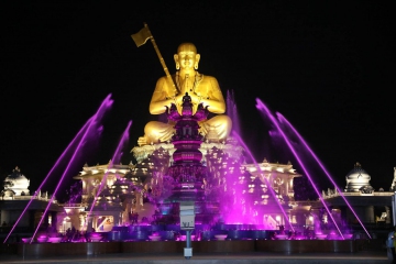 Statue-of-Equality-005
