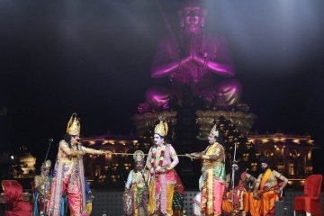 Statue-of-Equality-038