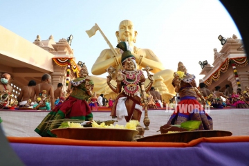 Statue-of-Equality-095